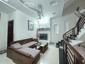 nhà đẹp mt lê quang đạo sát biển mỹ khê . doanh thu 200triệu/1 tháng . giá có 24.5 tỷ