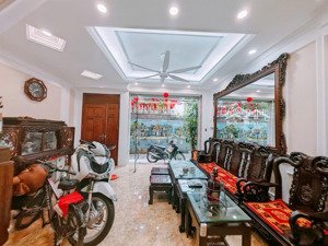 bán nhà cầu giấy, ô tô đậu cửa, ảnh thật, 42m2, 6 tầng, mt 5,2m, giá nhỉnh 11 tỷ. nội thất 1,5 tỷ