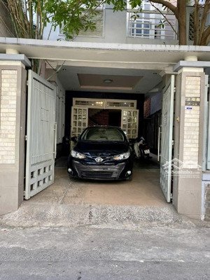 hiếm nở hậu - ngang khủng biệt thự phố xe hơi ngủ trong nhà