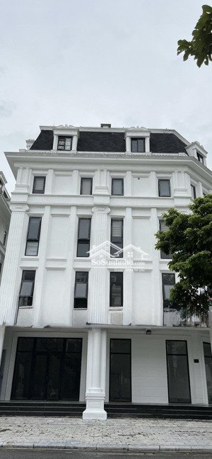 cho thuê biệt thự louis hoàng mai căn góc vị trí đẹp thoáng làm văn phòng tuyệt đẹp. xe để thoa mái