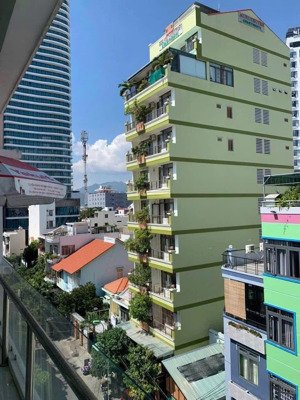 bán gấp khách sạn và căn hộ trung tâm nha trang