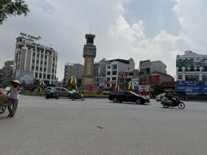 hot! rẻ hơn lô kế bên 10 giá. bán gấp 70m khu 4,3ha cạnh vòng xuyến văn giang, hưng yên