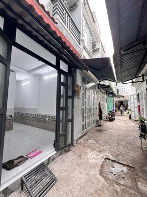 nhà đẹp khu dân cư giấy tờ pháp lý rõ ràng 4x8 đúc thật 1 lầu hiệp thành 17 gần chợ hiệp thành q12