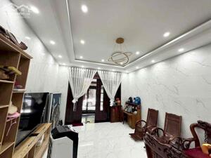 SIÊU RẺ _ BÁN NHÀ MẶT TIỀN HOÀNG THÚC TRÂM 4 TẦNG _ 90M² _ GIÁ 10.3 TỶ