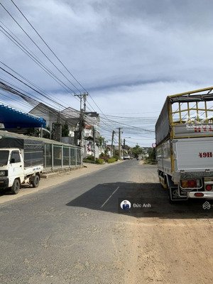 bán nhà mặt tiền 300m2 sổ riêng full thổ cư, thích hợp xd nhiều mục đích kinh doanh tại đà lạt