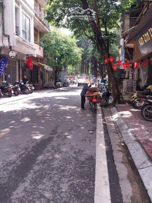 nhà phạm hồng thái dt 41,4m .mt 8,3m giá 11,5 ty