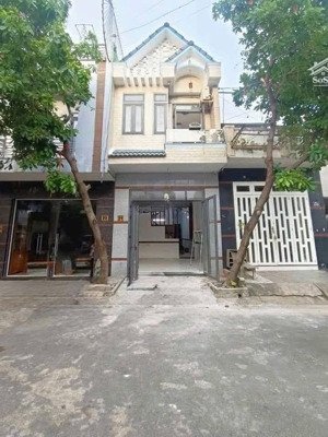 nhà lầu gần bến xe tân đông hiệp giá 3 tỷ 650 triệu