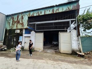 cho thuê kho cụm cn lại dụ, an thượng, hoài đức. dt 800m2, cao 8m, có điện 3fa, nước sạch. giá 30tr