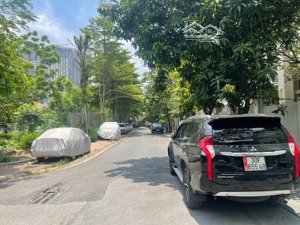 chị em bảo bán hộ chị căn bt chị đang cần tiền