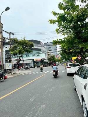 bán nhà 4 tầng mt lê đình dương đang cho thuê 40tr/ tháng