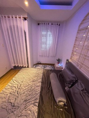 cho thuê căn hộ 30m2 tại thích quảng đức siêu dễ thương full nội thất đầy đủ ngay trung tâm