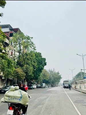 phân lô hồng hà-nhà đẹp-thang máy-mặt ngõ-thông-ô tô đỗ cửa-vỉa hè-đầu tư-kinh doanh-dòng tiền-ba