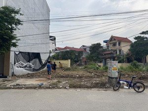 bán lô đất lô 15 lê hồng phong + vị trí siêu đẹp ..đoạn dân cư đông đúc + diện tích 60m ngang 4m