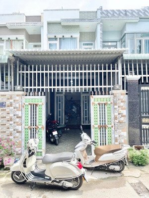 nhà sổ hoàn công phường bình an , tp dĩ an gần làng đại học.