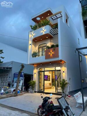  NHÀ PHỐ 1 TRỆT 2 LẦU – 3 PHÒNG NGỦ – FULL NỘI THẤT- THỦ DẦU MỘT 