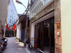 phố giang biên, xe tải đỗ cửa, nhỉnh 6 tỷ, nhà 5 tầng, mt 4.3m