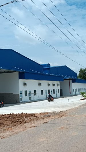 cho thuê kho xưởng 8000m2 giá 2.8 đô/ 1m2. xã bình mỹ/ bắc tân uyên/ hcm. lh mr long