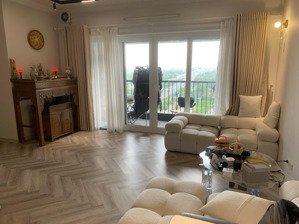 chính chủ cần bán căn góc toà vườn đào. diện tích 97.5m2 .