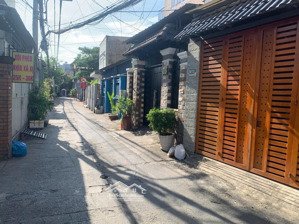 bán nhà khu vip hoàng hoa thám sẵn kết cấu-giáp phú nhuận-hẻm xe hơi 6m-giá 8tỷ2 thương lượng