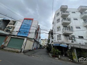 nhà căn góc gần mặt tiền nguyễn oanh, dt 8x18m, 3 tầng btct, giá nay 20 tỷ. khu vực kd buôn bán