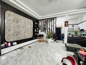 nhà đẹp dân xây, 5 tầng mới. thông thoáng yên tĩnh, an sinh đỉnh. 42m