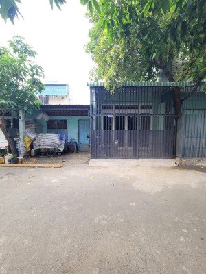 bán nhà 2 mặt tiền đường rộng kinh doanh cực tốt kdc tan đông hiệp