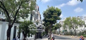 biệt thự nam quận 7 tân phong sân vườn thoáng mát, góc 2 mặt tiền đẹp, giá chào 33 tỷ