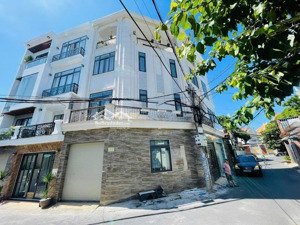 nhà đẹp giá 8,5 tỷ,mặt tiền lương văn can,p-2,vũng tàu