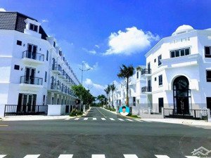 cần bán nhà phố 5x20 view hồ điều tiết