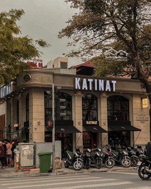 siêu phẩm cho thuê nhà mặt phố tràng tiền 150m2, mặt tiền 8m mọi mô hình, vị trí đẹp nhất phố đi bộ