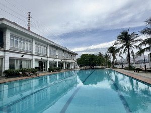 biệt thự cực đẹp, view sông sài gòn. khu compound bảo vệ 24/24, nội thất xịn sò chuẩn 5 sao
