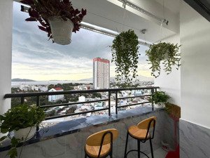 bán căn hộ đông nam quá đẹp quá rẻ tầng trung nội thất tươi trẻ