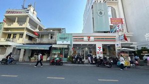 mặt tiền đường lớn 40m ! mt lê đại hành q.11 ,kc 5 lầu thang máy chỉ 19 tỷ. vỉa hè rộng