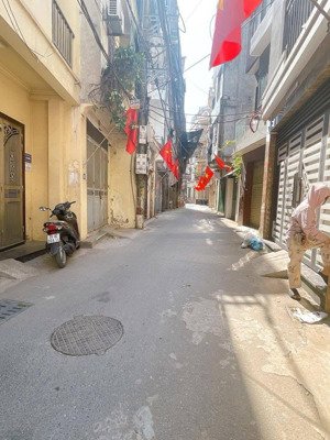 chính chủ bán nhà dương văn bé,hai bà trưng - 23m2x4t lô góc - gần phố - sổ vuông nở hậu - 4,3 tỷ