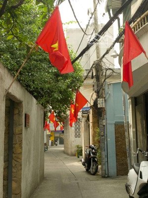 bán gấp nhà bạch mai 29m2, 4 tầng, 4.65 tỷ, ngõ ba gác phi vèo vèo, gần oto, kinh doanh sầm uất