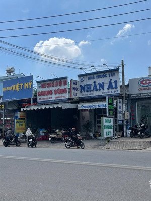 dt 10 x 26m.mặt tiền đường 15m, lề rộng, gần nhã ba, chợ, trường học, dân cư đông tiện kinh doanh.