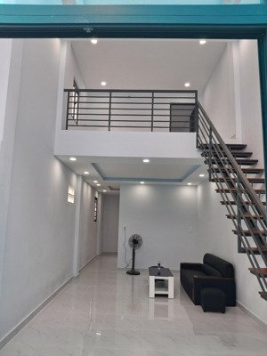 hot hot bán nhà siêu rẻ man thiện q9