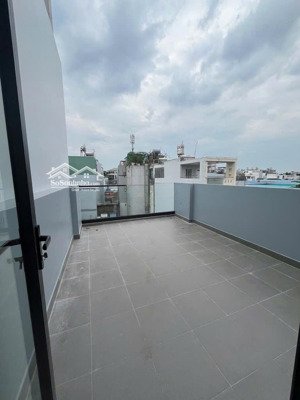 nhà đẹp vào ở ngay lạc long quân 5 tầng hẻm như mt chỉ 10 tỷ x.