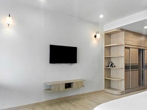 trống các căn studio goldcoast, nội thất đầy đủ, view xéo, thuê lâu dài 12-13tr/ 1 tháng