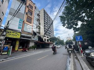 bán nhà cấp 4 cạnh svđ quần ngựa - trước nhà có sân rộng - gần mặt phố.