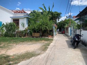 bán lô đất đẹp ngay chợ vĩnh thái - nha trang ( bây giờ là phường nam nha trang )