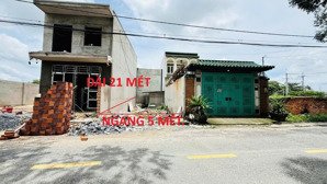 đất hóc môn cần bán , 105m2 5 x 21 , gần chợ hóc môn giá 3 tỷ 490 , sổ hồng riêng