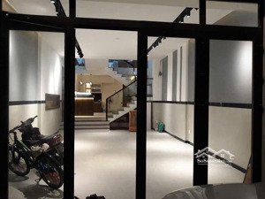 chính chủ bán nhà 3 tầng mt đường hoài thanh gần hàm tử,mỹ an,đà nẵng.