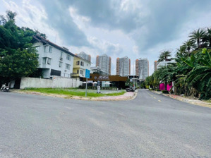 lô góc công viên sông giồng _ xây biệt thự siêu xinh ! 294m2 ngang 17m _ liền kề cc the sun avenue