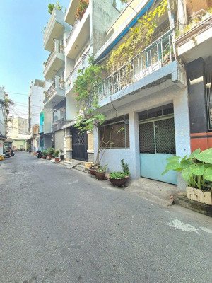 341/19 khuông việt (ngay đầm sen - lạc long quân - hoà bình) 4.4x17, 1 lầu, 7.9 tỷ thương lượng