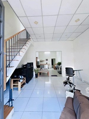 nhà phạm thế hiển , q.8- 4.5x20m, 2 tầng, 4 pn- sổ hồng riêng chỉ 4.xxx tỷ