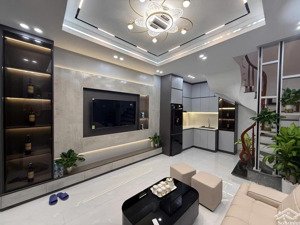 minh khai - trung tâm hai bà trưng - ngõ nông thẳng tắp - nhà đẹp - 30m ra ô tô