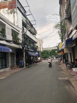 cho thuê phòng gần đầm sen, 341 lạc long quân, quận 11. giá 4 triệu/tháng