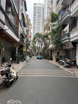 bán nhà duy tân, công viên cầu giấy 60m2, gara ôtô, thang máy, 19 tỷ, không có căn thứ 2.