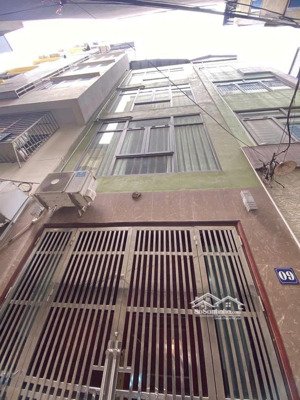 giá đâu tư 11 tỷ nhỉnh, bán nhà đẹp ở luôn phố mễ trì, dt60m2 x 5 tầng, 4 phòng ngủ, vài bước chân